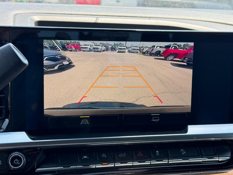 Chevrolet Silverado 1500 Vehicle Full-screen Gallery Image 21