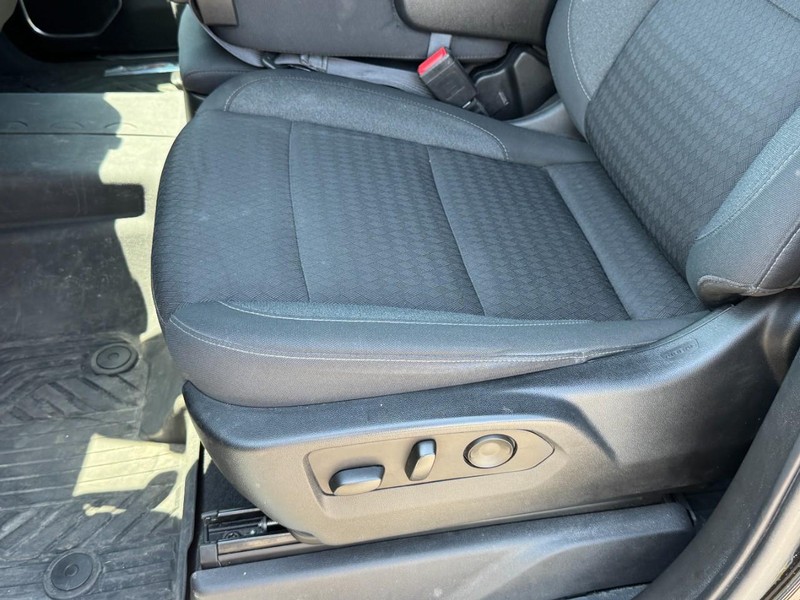 Chevrolet Silverado 1500 Vehicle Full-screen Gallery Image 23