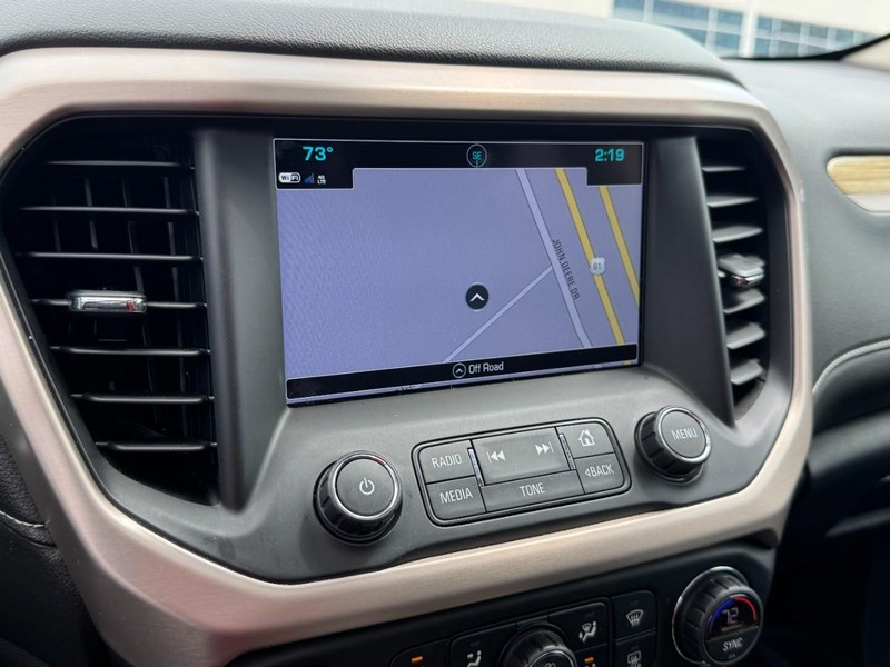 GMC Acadia Vehicle Full-screen Gallery Image 21