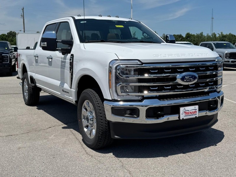 Ford Super Duty F-250 SRW Vehicle Image 02