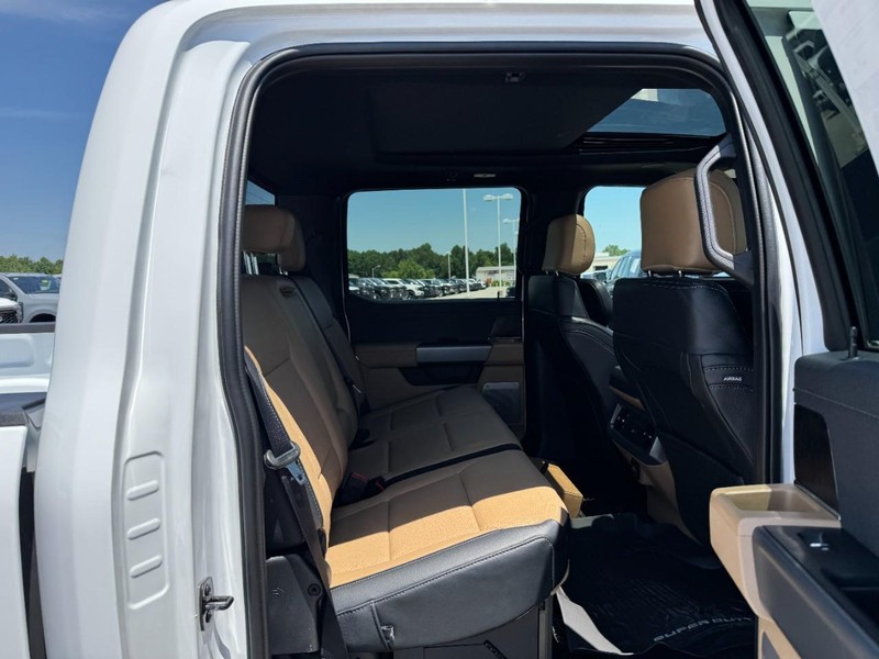Ford Super Duty F-250 SRW Vehicle Image 05