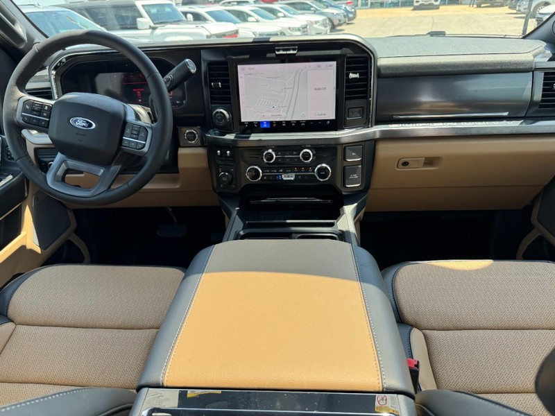 Ford Super Duty F-250 SRW Vehicle Image 06