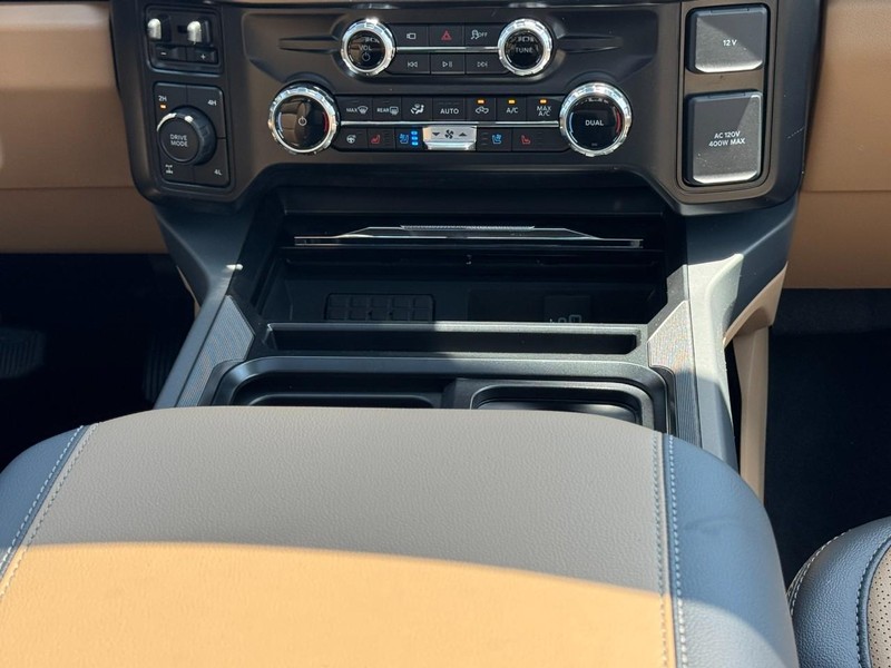 Ford Super Duty F-250 SRW Vehicle Image 09