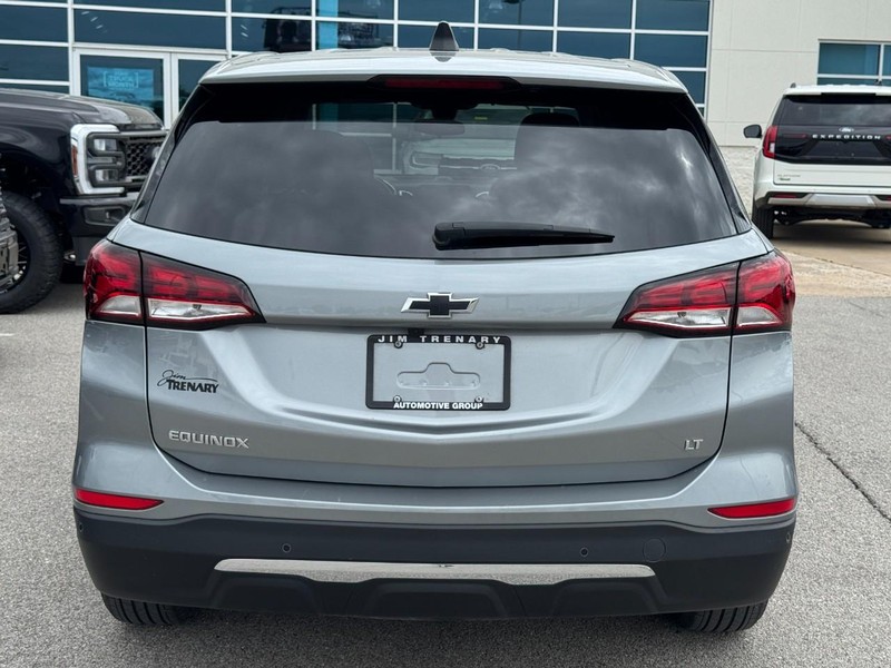 Chevrolet Equinox Vehicle Full-screen Gallery Image 04