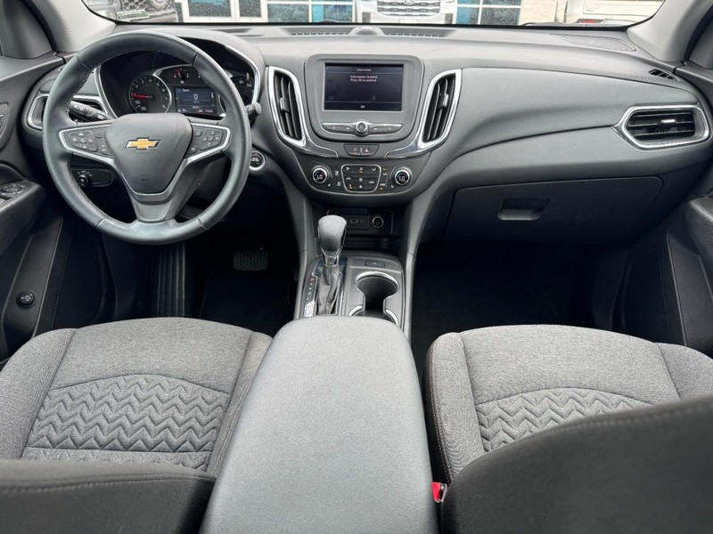 Chevrolet Equinox Vehicle Full-screen Gallery Image 11