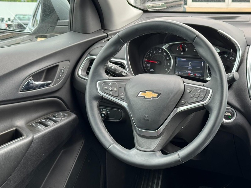 Chevrolet Equinox Vehicle Full-screen Gallery Image 12