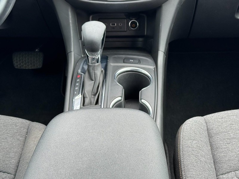Chevrolet Equinox Vehicle Full-screen Gallery Image 14