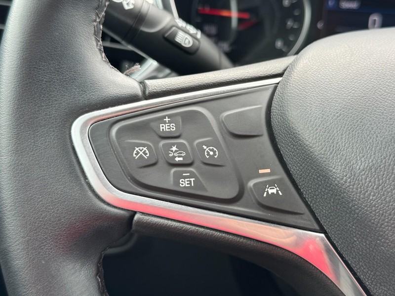 Chevrolet Equinox Vehicle Full-screen Gallery Image 16