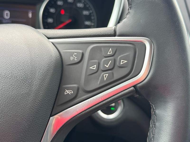 Chevrolet Equinox Vehicle Full-screen Gallery Image 17