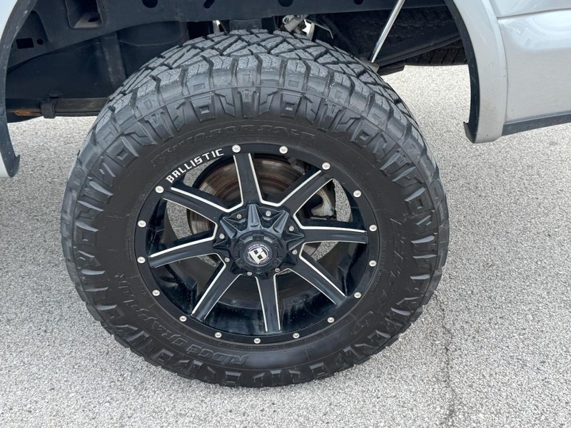Ford F-150 Vehicle Full-screen Gallery Image 7