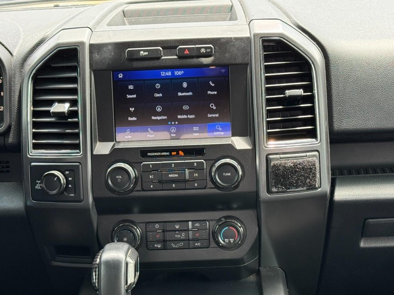 Ford F-150 Vehicle Full-screen Gallery Image 13