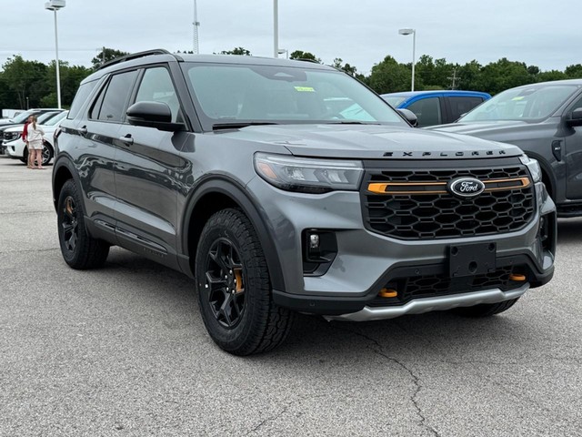 Ford Explorer Vehicle Image 02