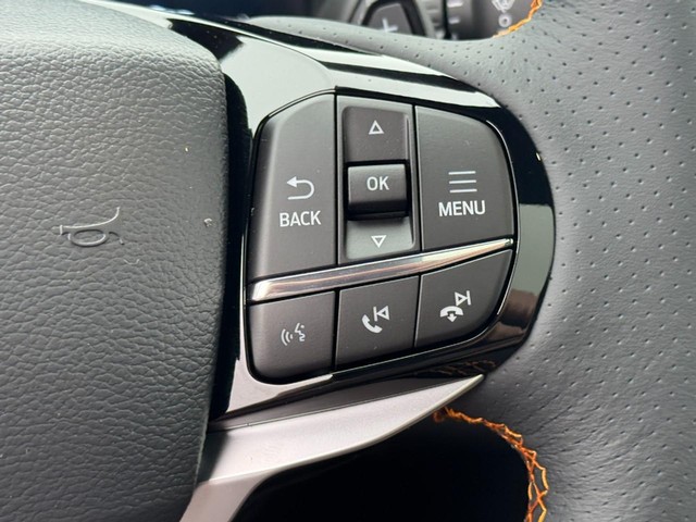 Ford Explorer Vehicle Image 13