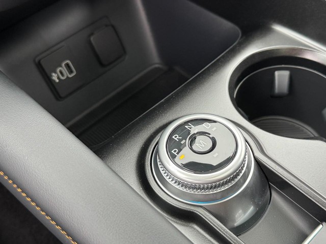 Ford Explorer Vehicle Image 14