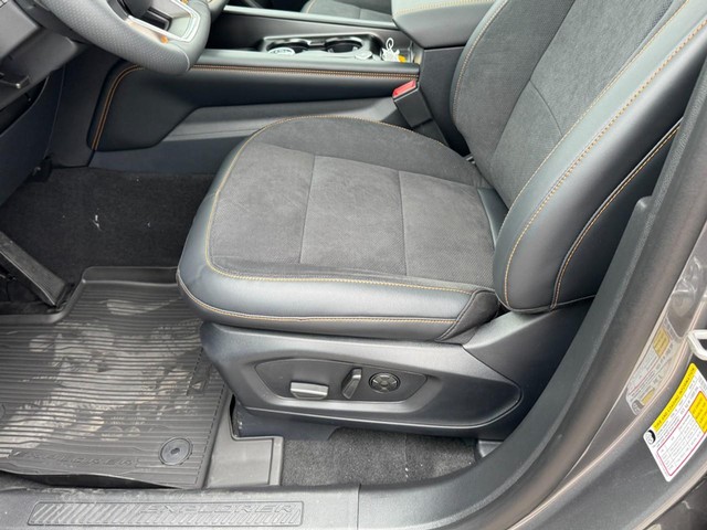 Ford Explorer Vehicle Image 18