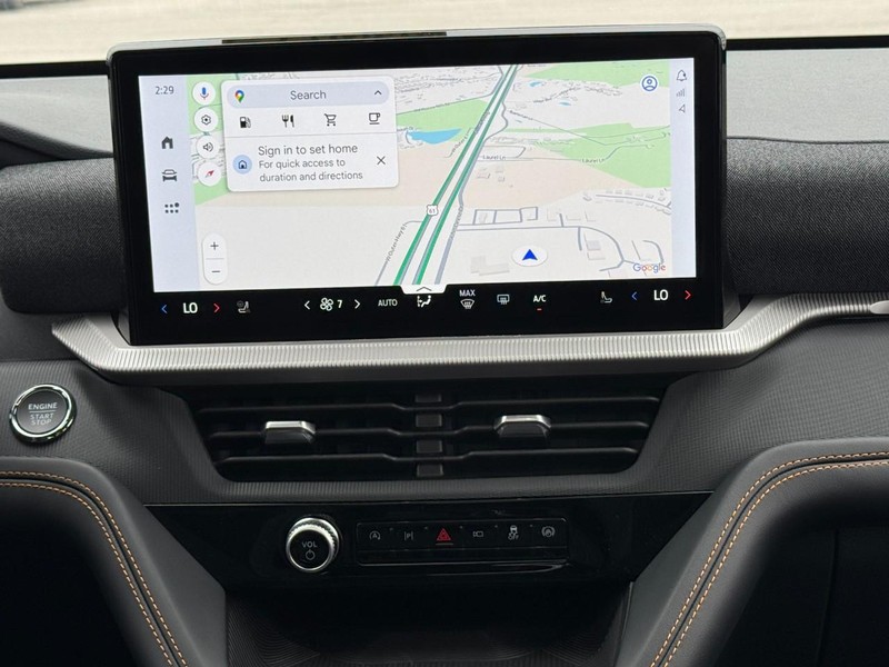 Ford Explorer Vehicle Full-screen Gallery Image 9