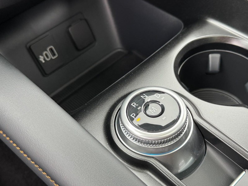 Ford Explorer Vehicle Full-screen Gallery Image 14