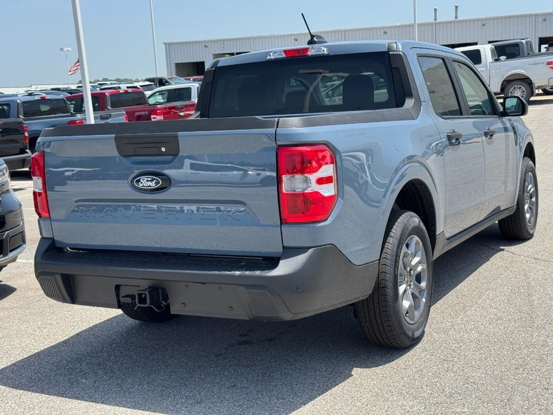 Ford Maverick Vehicle Image 03