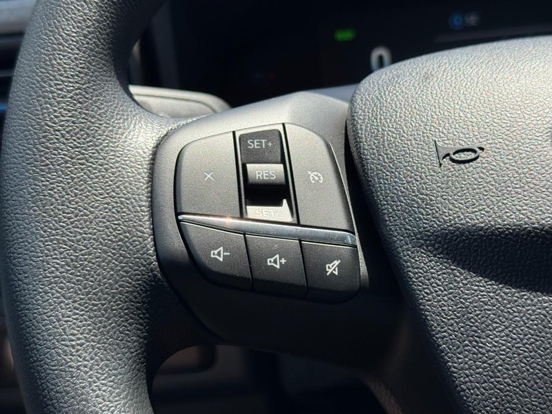 Ford Maverick Vehicle Image 10