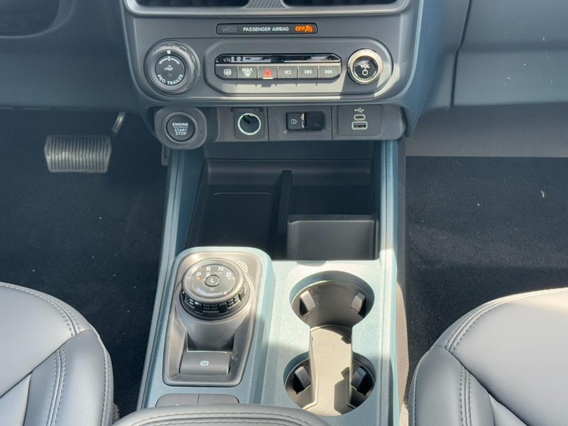 Ford Maverick Vehicle Image 09