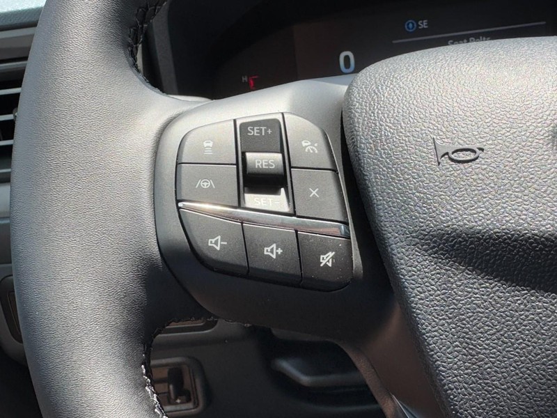 Ford Maverick Vehicle Image 10
