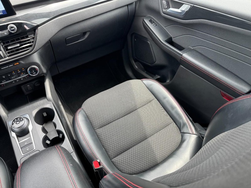 Ford Escape Vehicle Image 15