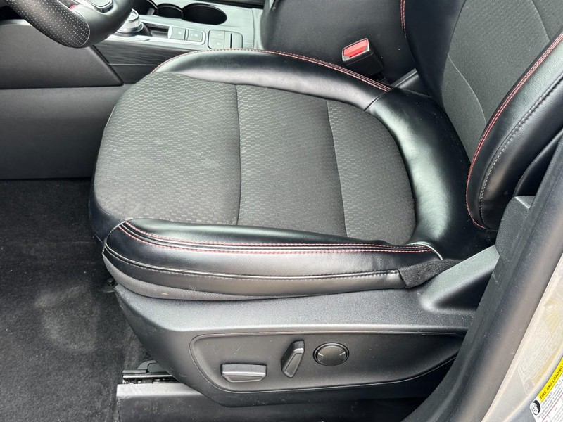 Ford Escape Vehicle Image 22