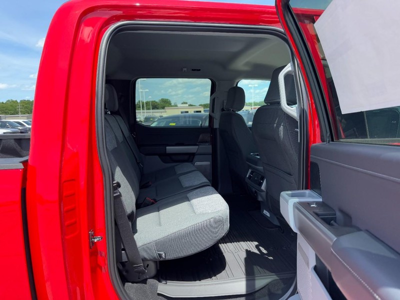Ford Super Duty F-250 SRW Vehicle Full-screen Gallery Image 5