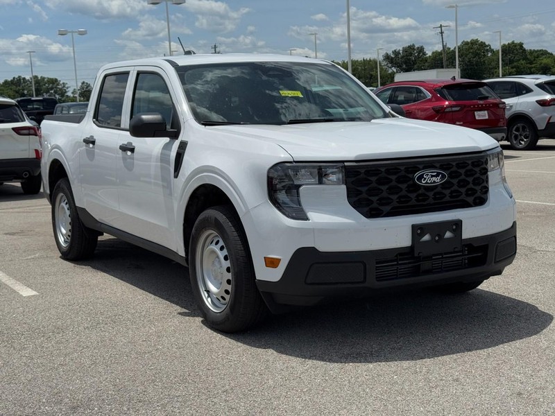 Ford Maverick Vehicle Full-screen Gallery Image 2