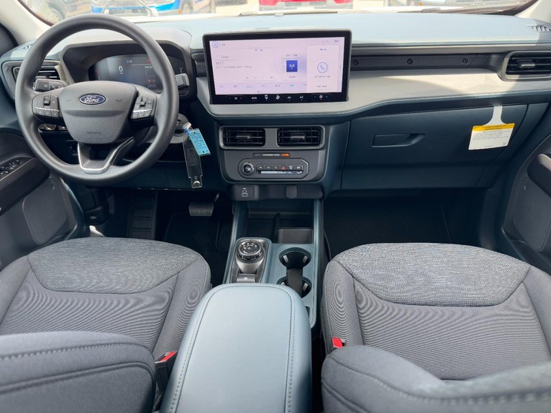 Ford Maverick Vehicle Full-screen Gallery Image 6