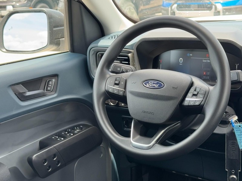 Ford Maverick Vehicle Full-screen Gallery Image 7