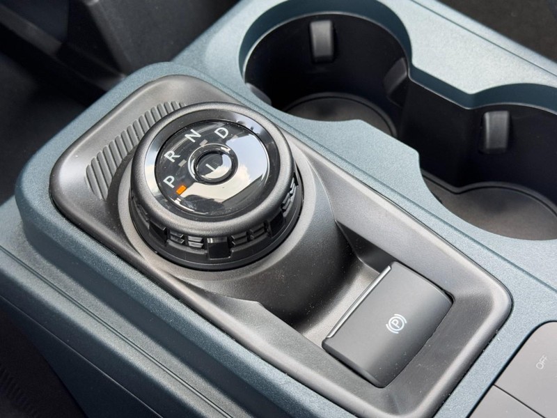 Ford Maverick Vehicle Full-screen Gallery Image 12