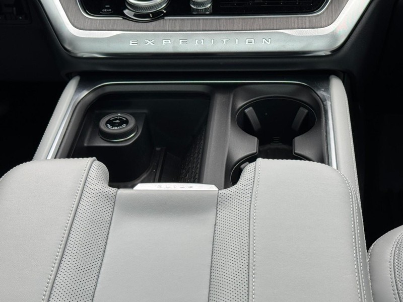 Ford Expedition Max Vehicle Image 15