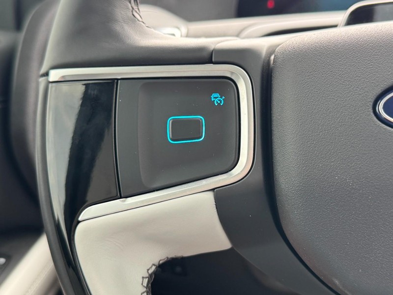 Ford Expedition Max Vehicle Image 17
