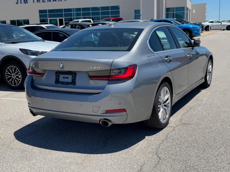 BMW 3 Series Vehicle Image 03