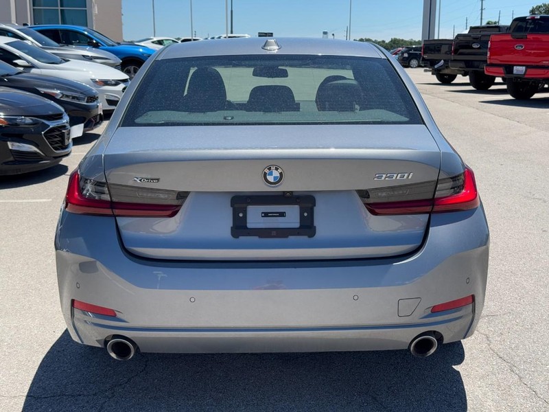 BMW 3 Series Vehicle Image 04