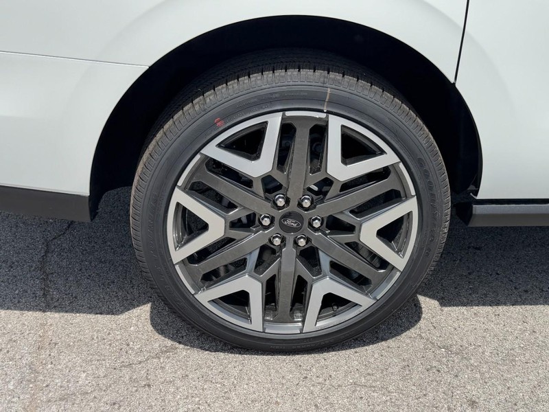 Ford Expedition Max Vehicle Image 04