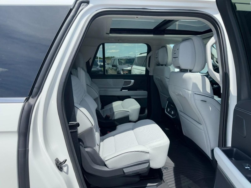 Ford Expedition Max Vehicle Image 05