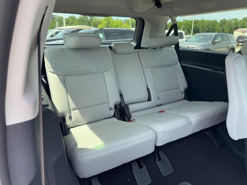 Ford Expedition Max Vehicle Image 06