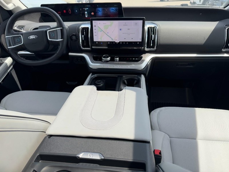 Ford Expedition Max Vehicle Image 07