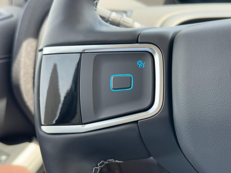 Ford Expedition Max Vehicle Image 11
