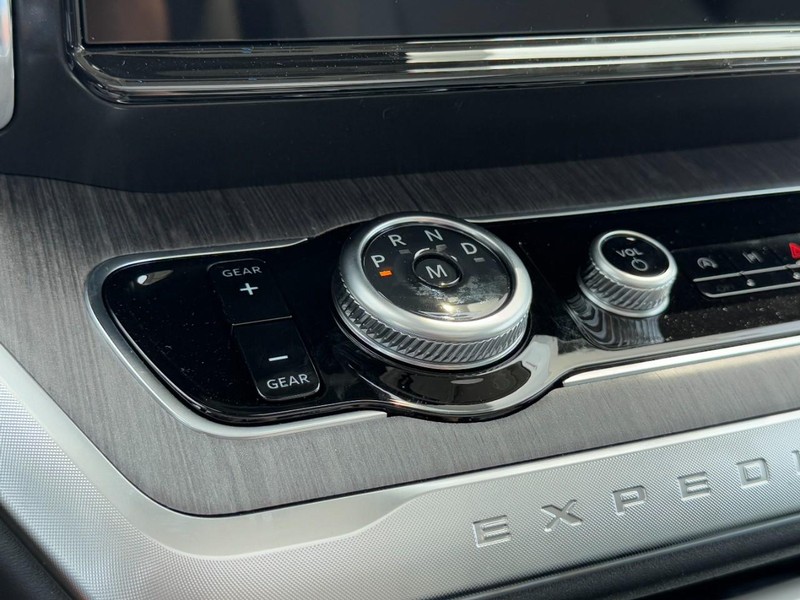 Ford Expedition Max Vehicle Image 13
