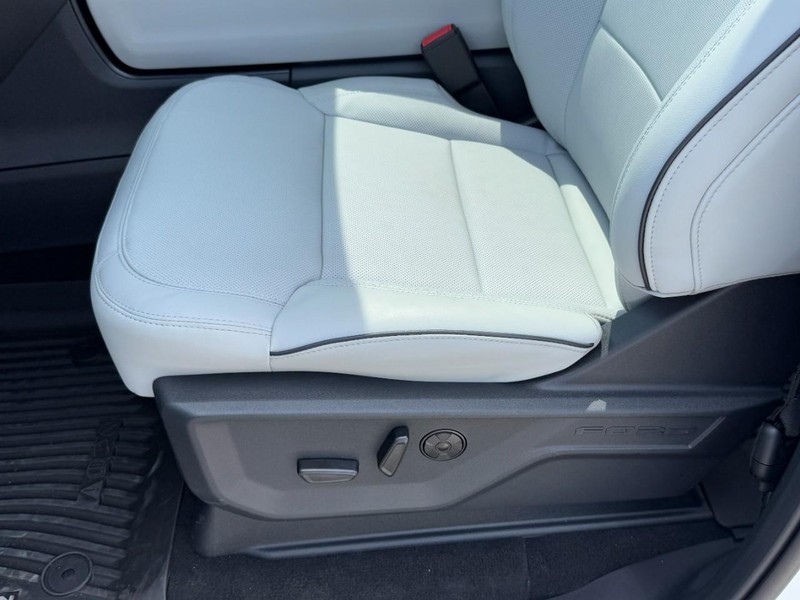 Ford Expedition Max Vehicle Image 17