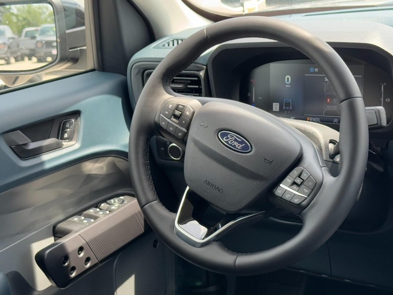 Ford Maverick Vehicle Full-screen Gallery Image 7