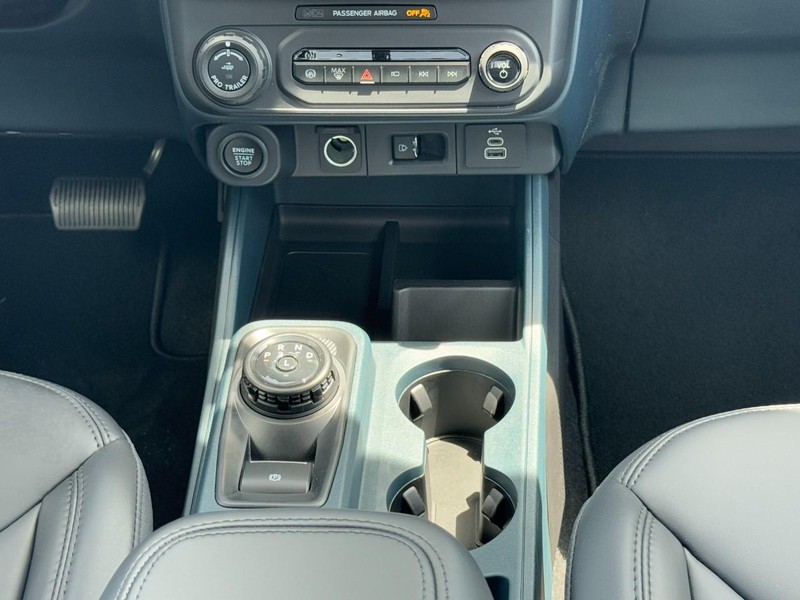 Ford Maverick Vehicle Full-screen Gallery Image 9