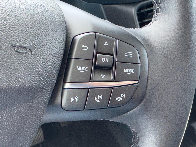 Ford Maverick Vehicle Full-screen Gallery Image 11