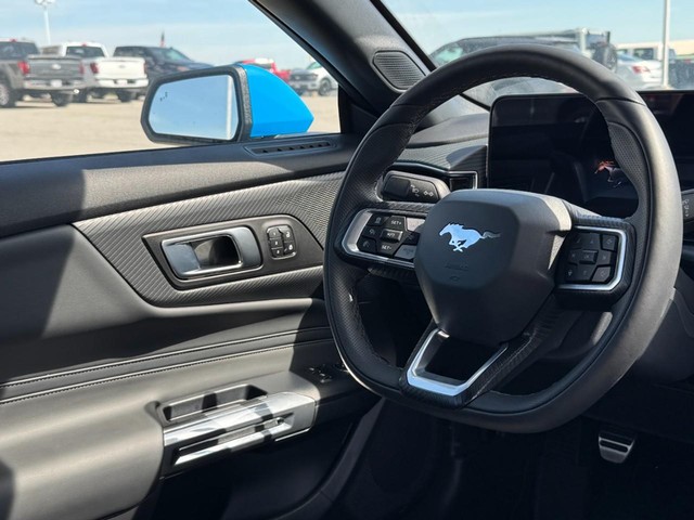 Ford Mustang Vehicle Full-screen Gallery Image 8