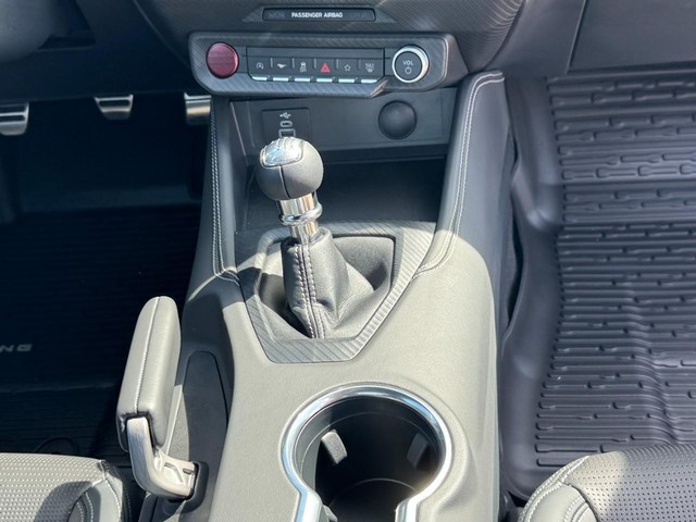 Ford Mustang Vehicle Full-screen Gallery Image 10