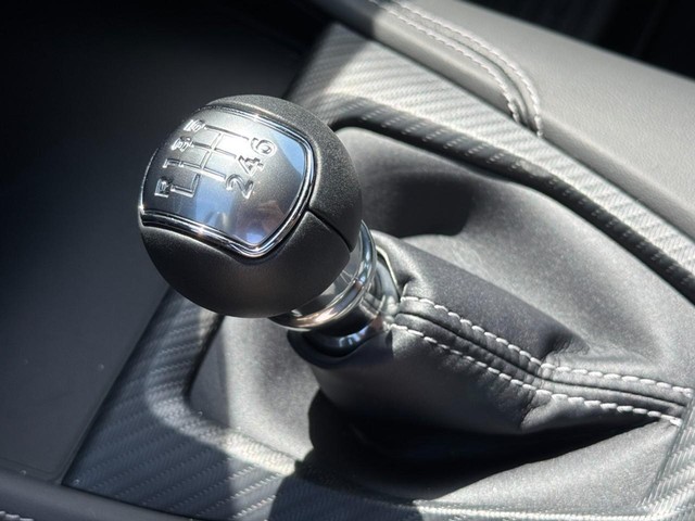 Ford Mustang Vehicle Full-screen Gallery Image 14