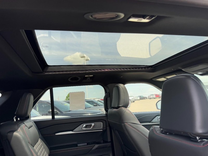 Ford Explorer Vehicle Image 06